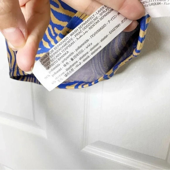 BERSHKA Zebra Blue Tan Short Sleeve Crop Top Front Slit Size Large - Picture 5 of 8